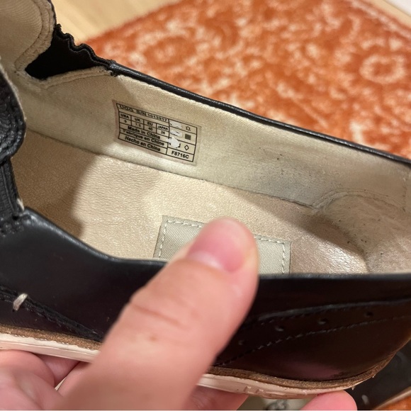 UGG Hadria Leather Slip-on Shoes in black, Size 9 - Picture 6 of 7